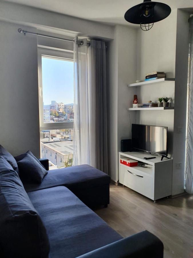 Rovena'S Apartment - Free Parking تيرانا المظهر الخارجي الصورة