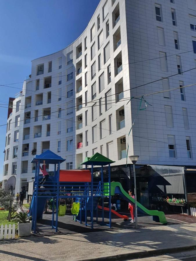 Rovena'S Apartment - Free Parking تيرانا المظهر الخارجي الصورة