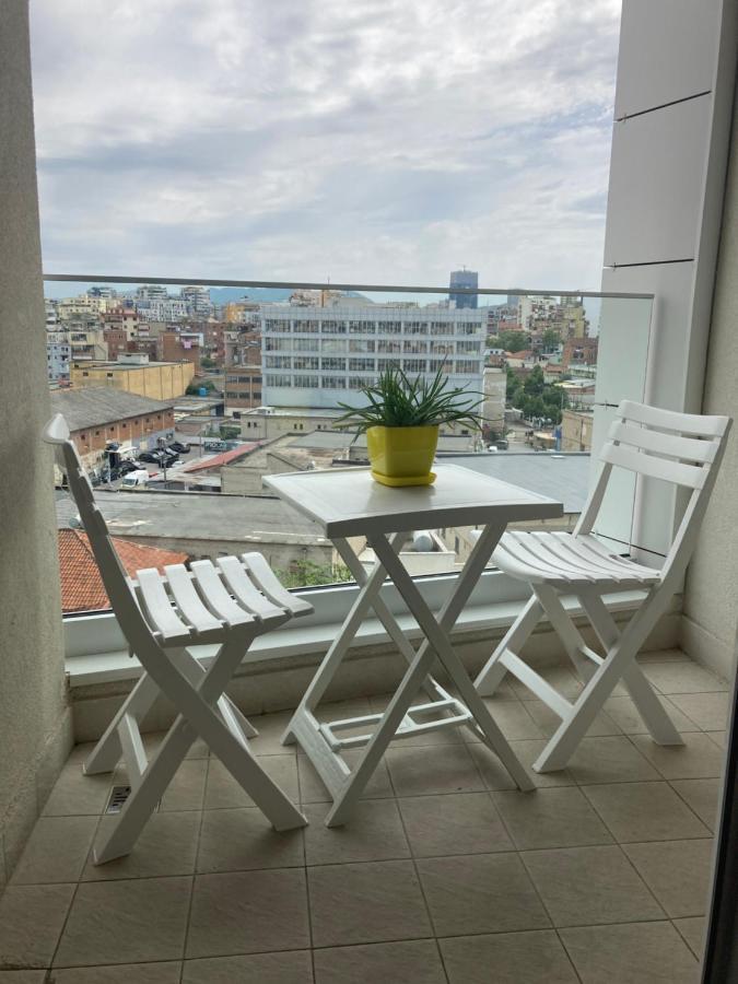 Rovena'S Apartment - Free Parking تيرانا المظهر الخارجي الصورة